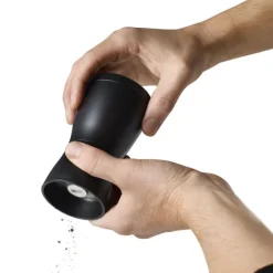 AdHoc Pfeffer- und Salzmühle Twin Schwarz Weiß 2er Set- Küchenhelfer