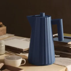 Alessi Wasserkocher Plissé Blau- Kochgeschirr