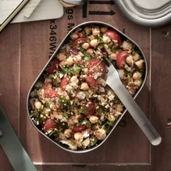 Black+Blum Edelstahl-Lunchbox Klein Olive 600 ml- Unterwegs