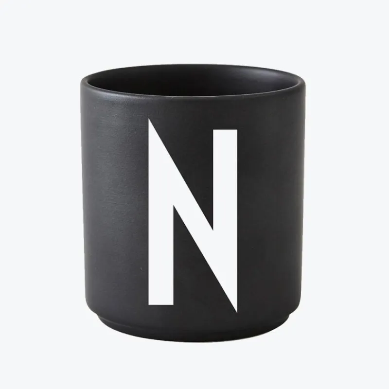 Design Letters Schwarzer Porzellanbecher N- Geschirr (3)