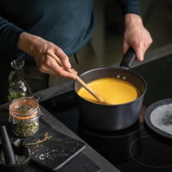 Fiskars Hard Face Stieltopf mit Deckel 2,5 l- Kochgeschirr