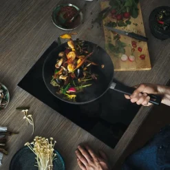 Fiskars Hard Face Wok 28 cm- Kochgeschirr