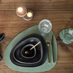 Lind DNA Tischset Curve L Hippo Forest Green- Tischsets