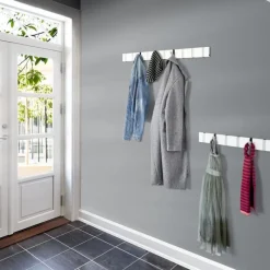 LoCa Knax Waagerechte Garderobenleiste 2 Haken Imperialrot- Garderoben