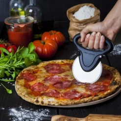 Microplane Pizza Schneider- Küchenhelfer