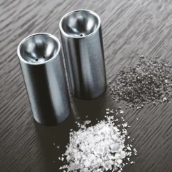 Stelton AJ Salz- und Pfefferstreuer 2er-Set- Geschirr (3)