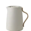 Stelton Emma Teeisolierkanne Soft Sand 1000 ml- Kaffee & Tee