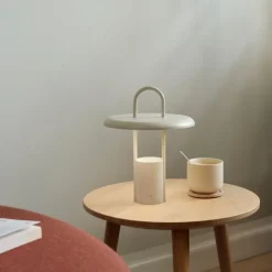 Stelton Pier LED-Leuchte Sand- Tisch- & Bodenleuchten