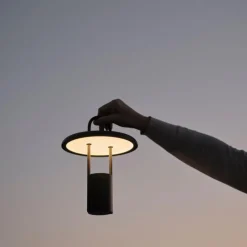 Stelton Pier LED-Leuchte Schwarz- Tisch- & Bodenleuchten