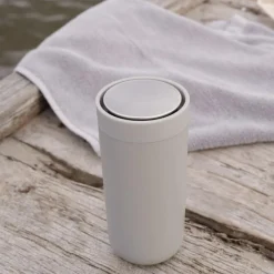Stelton To Go Click Thermobecher Soft Light Grey 400 ml- Kaffee & Tee