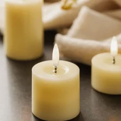 Uyuni Echtwachs-LED-Stumpenkerze mit Wachsspiegel Wheat Yellow Smooth 2,8 cm- Kerzen