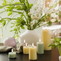 Uyuni Echtwachs-LED-Stumpenkerze mit Wachsspiegel Light Lavender Smooth 2,8 cm- Kerzen