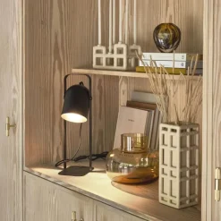 Villa Collection Tischlampe Nesvik Schwarz Groß- Tisch- & Bodenleuchten